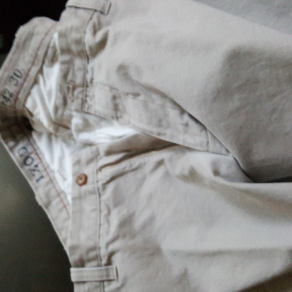 IZOD khaki 42x30 men's slacks - Picture 8 of 8